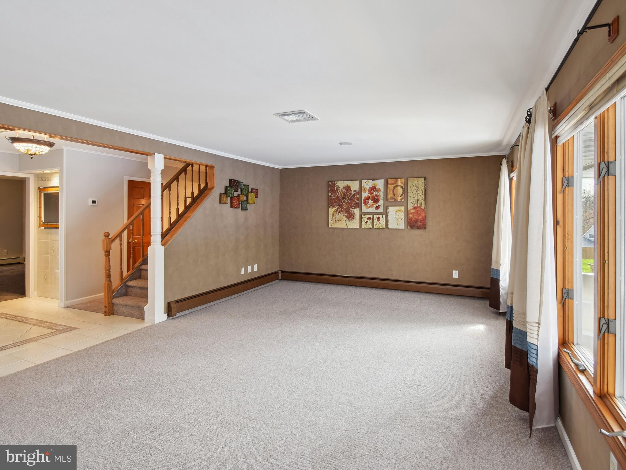 7 Round Hill Road Levittown, PA 19056 - Photo 10 of 68 Living Room