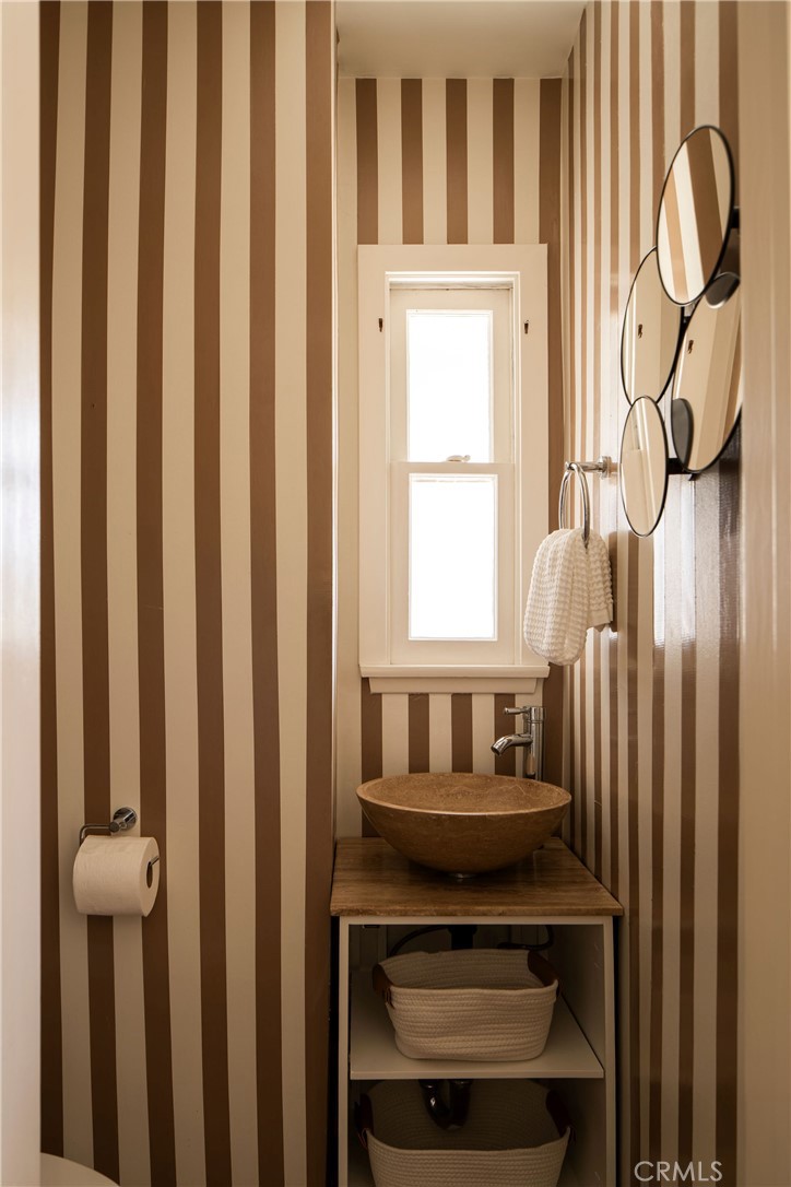 10225 Valley Spring Lane Toluca Lake, CA 91602 - Photo 27 of 37