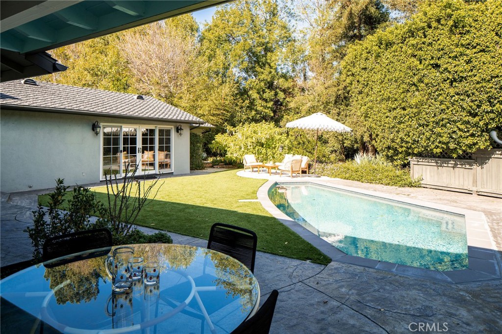 10225 Valley Spring Lane Toluca Lake, CA 91602 - Photo 31 of 37