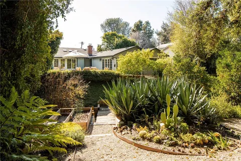 $3,399,999 | 10225 Valley Spring Lane, Toluca Lake, CA 91602