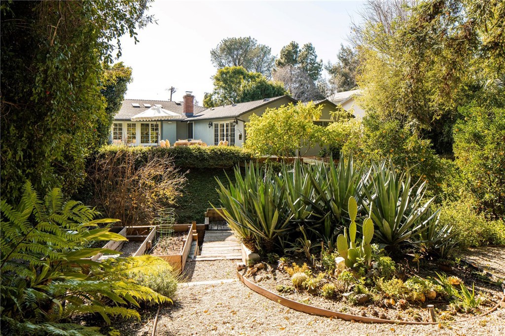 10225 Valley Spring Lane Toluca Lake, CA 91602 - Photo 34 of 37