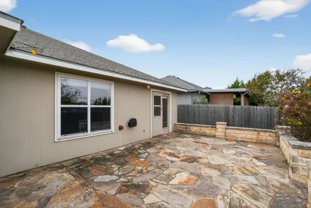 $1,395 | 113 Amber Lane, Jarrell, TX 76537