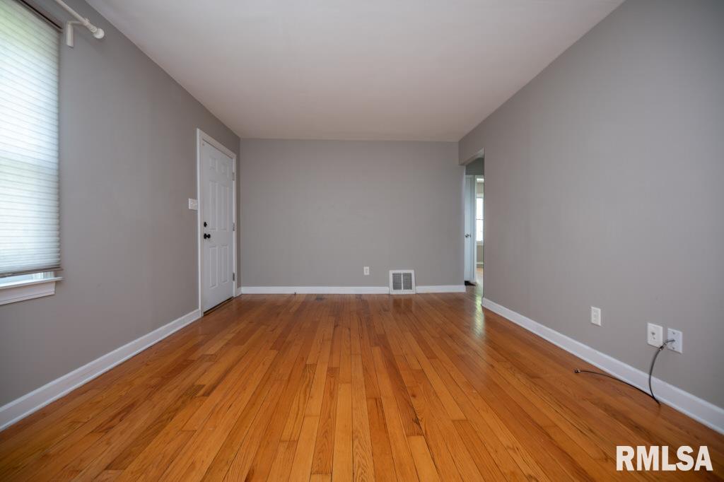 122 East Cherry Ridge Road Peoria, IL 61614 - Photo 11 of 34
