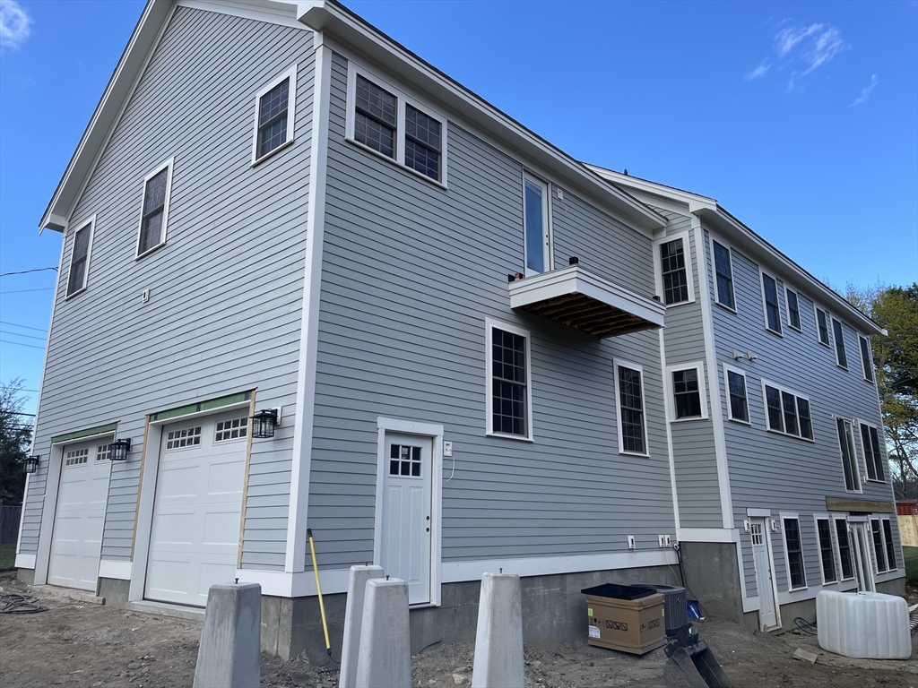 28 Marion Road Rochester, MA 02770 - Photo 2 of 7