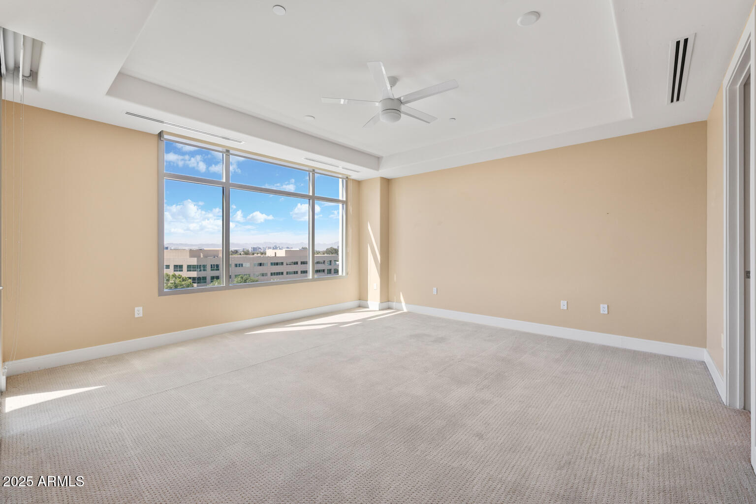 2211 East Camelback Road, Unit 604 Phoenix, AZ 85016 - Photo 6 of 36 2211 E Camelback Rd - 299