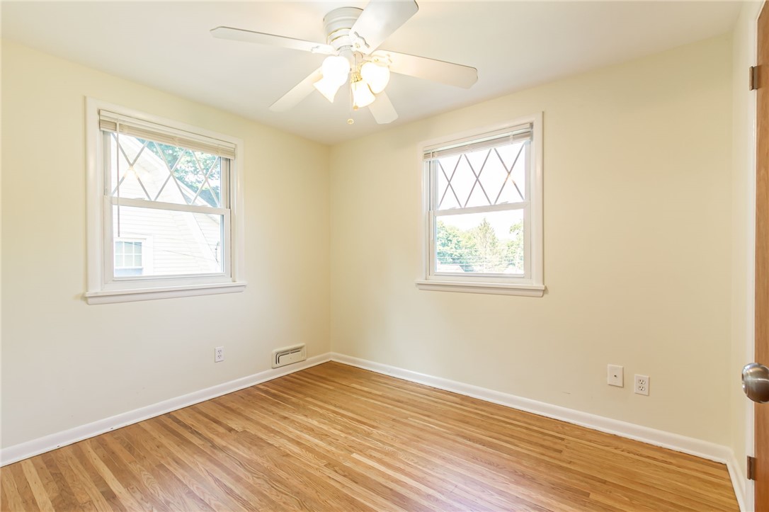 827 Harmon Road Penfield, NY 14526 - Photo 12 of 24