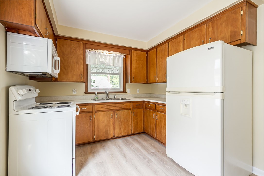 827 Harmon Road Penfield, NY 14526 - Photo 16 of 24