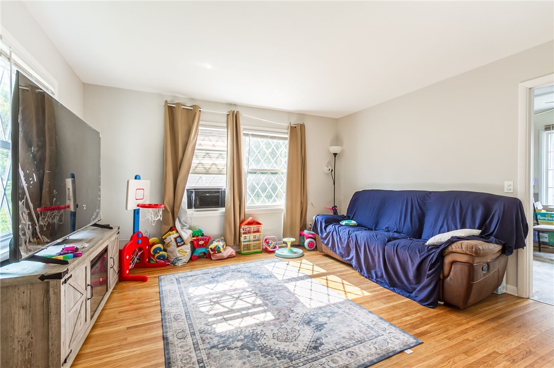 827 Harmon Road Penfield, NY 14526 - Photo 17 of 24