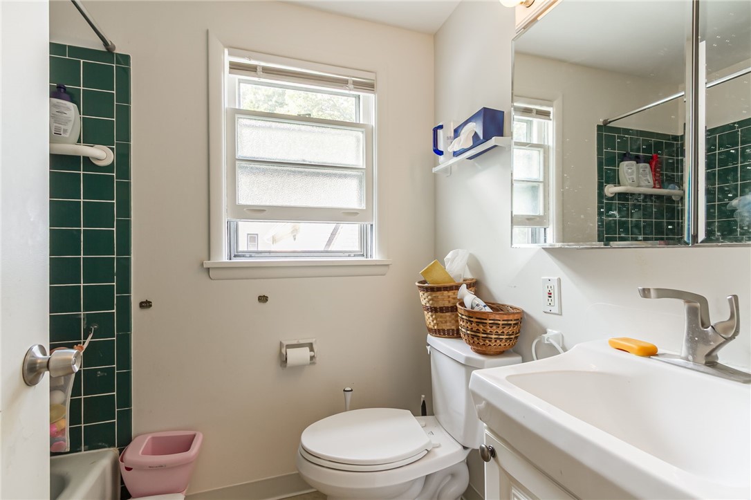 827 Harmon Road Penfield, NY 14526 - Photo 19 of 24