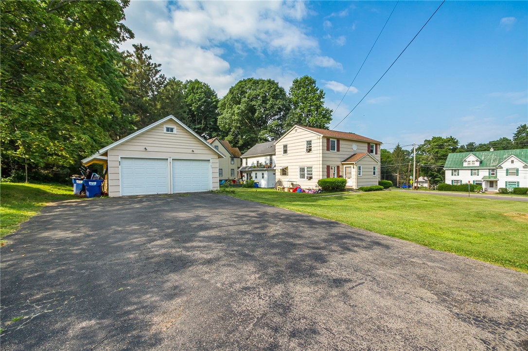 827 Harmon Road Penfield, NY 14526 - Photo 4 of 24