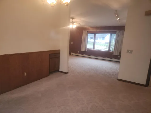 $175,000 | 41 E Vista, Markesan, WI 53946