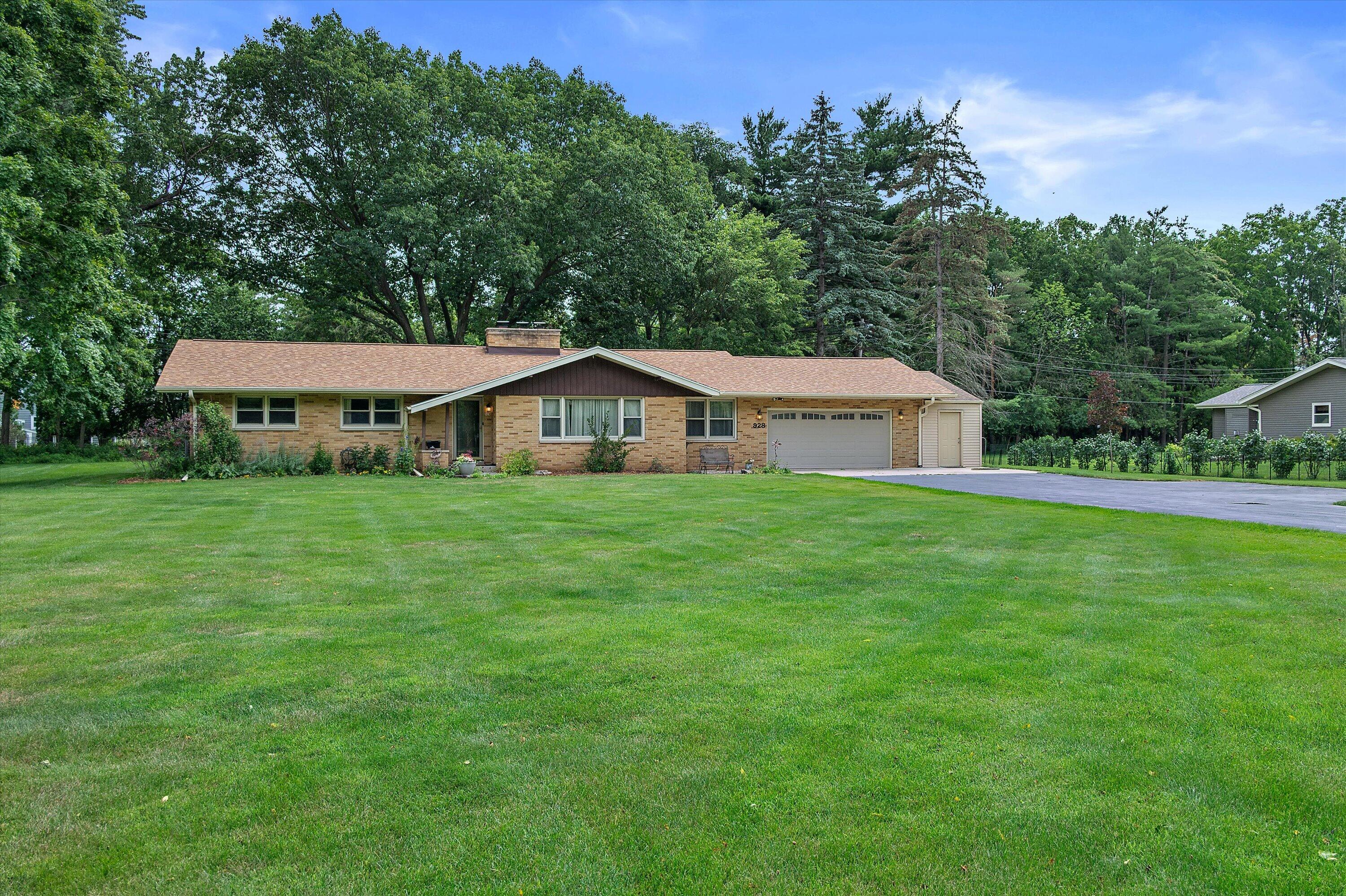 928 Mill Road Delafield, WI 53018 - Photo 41 of 43 41-DSC4097