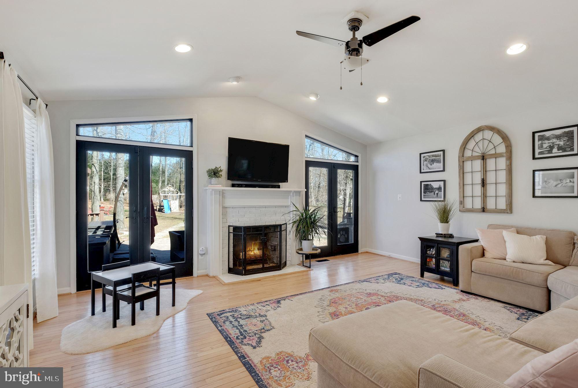 224 Rolling Road Gaithersburg, MD 20877 - Photo 9 of 35 Family Room