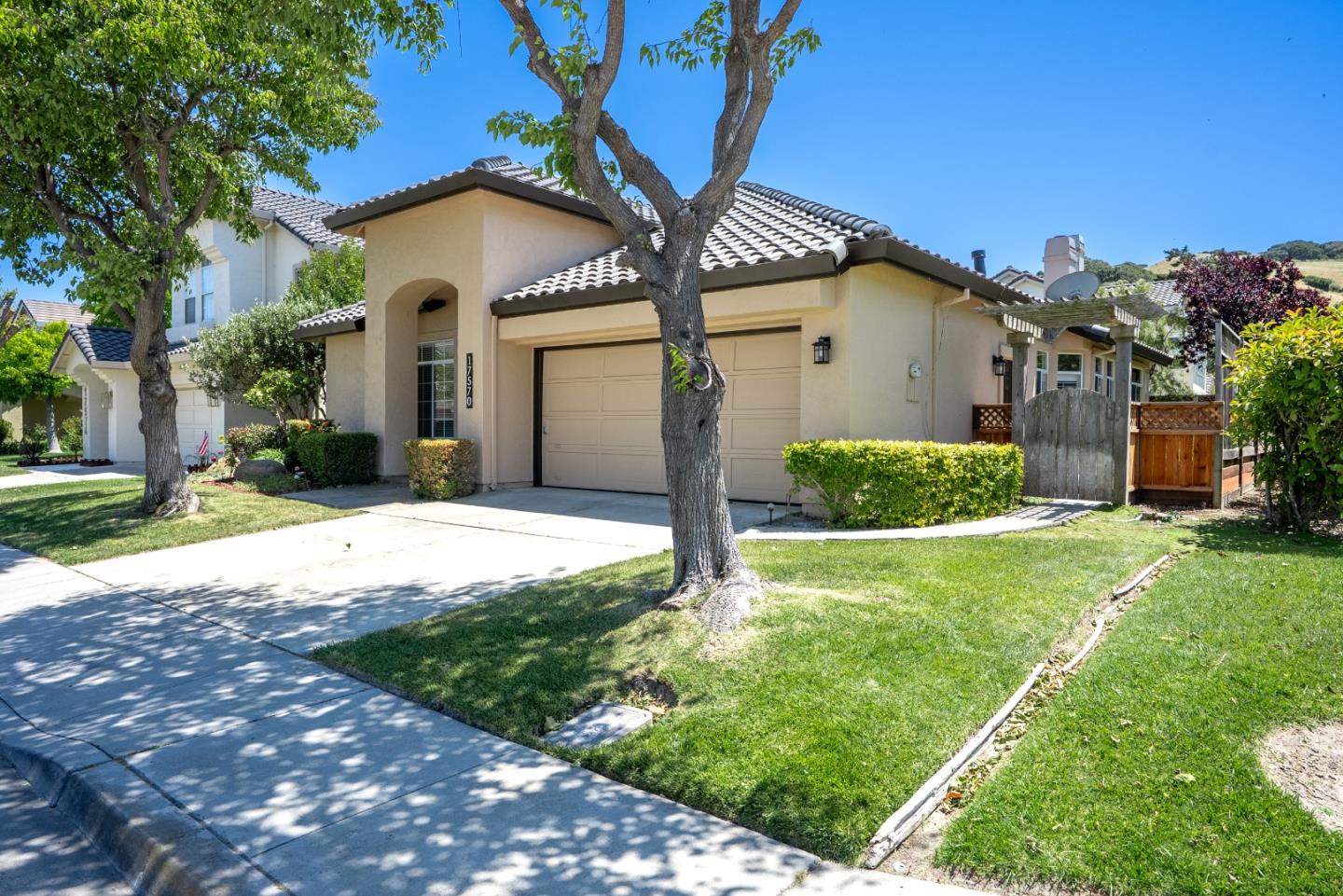 17570 Winding Creek Road Salinas, CA 93908 - Photo 3 of 47