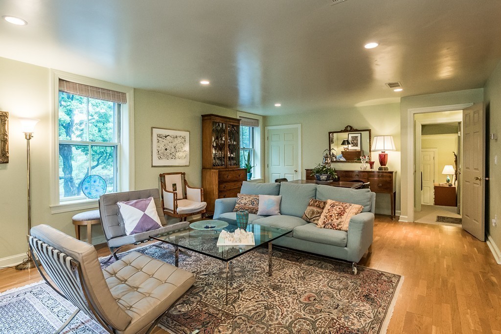 876 Beacon Street, Unit 3 Newton, MA 02459 - Photo 5 of 12