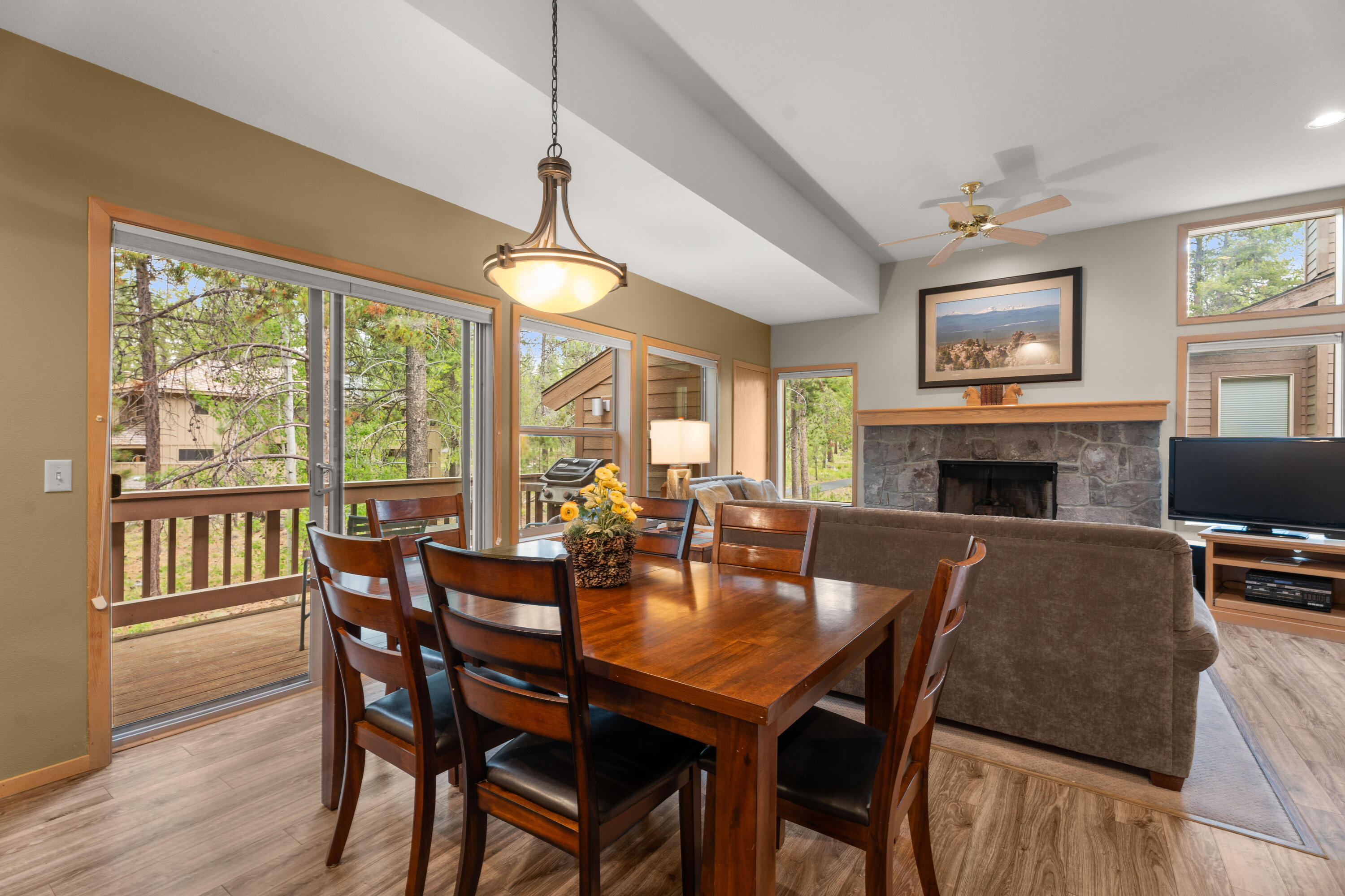 57357 Beaver Ridge Loop, Unit 22 Sunriver, OR 97707 - Photo 2 of 21
