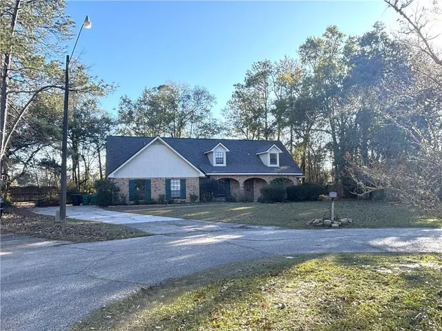 $324,900 | 101 East Queensbury Drive, Slidell, LA 70461