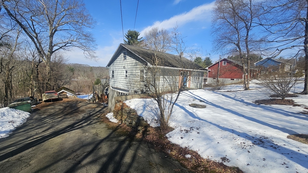 84 Stafford Holland Road Wales, MA 01081 - Photo 5 of 10