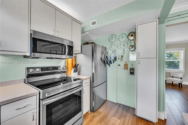 $440,000 | 7621 Southwest 55th Avenue, Unit 22B, Miami, FL 33143