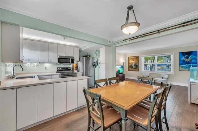 $440,000 | 7621 Southwest 55th Avenue, Unit 22B, Miami, FL 33143