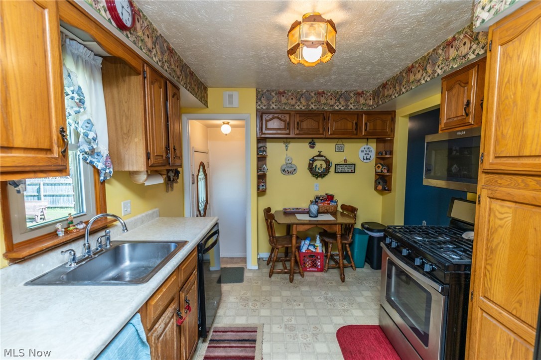 6418 Engle Road Brook Park, OH 44142 - Photo 17 of 35 Gallery Image 17