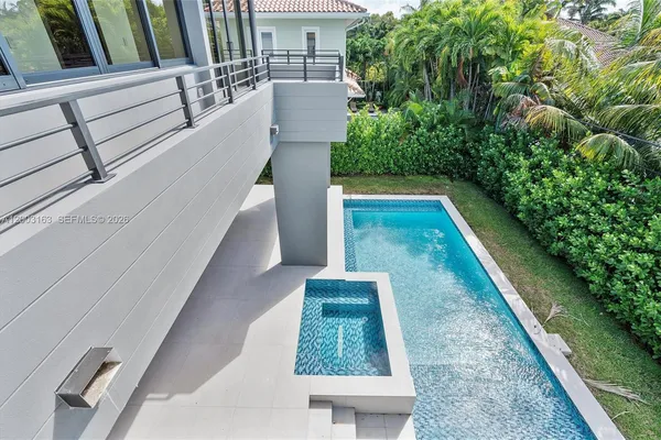 $6,395,000 | 760 Woodcrest Road, Key Biscayne, FL 33149