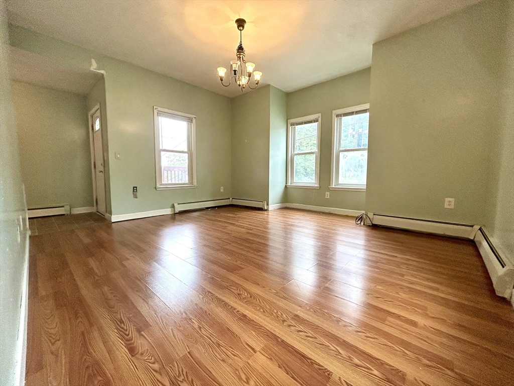 8 Wayne Street Worcester, MA 01603 - Photo 4 of 24 Gallery Image 4