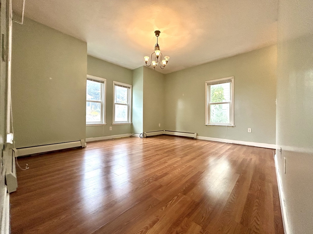 8 Wayne Street Worcester, MA 01603 - Photo 5 of 24 Gallery Image 5