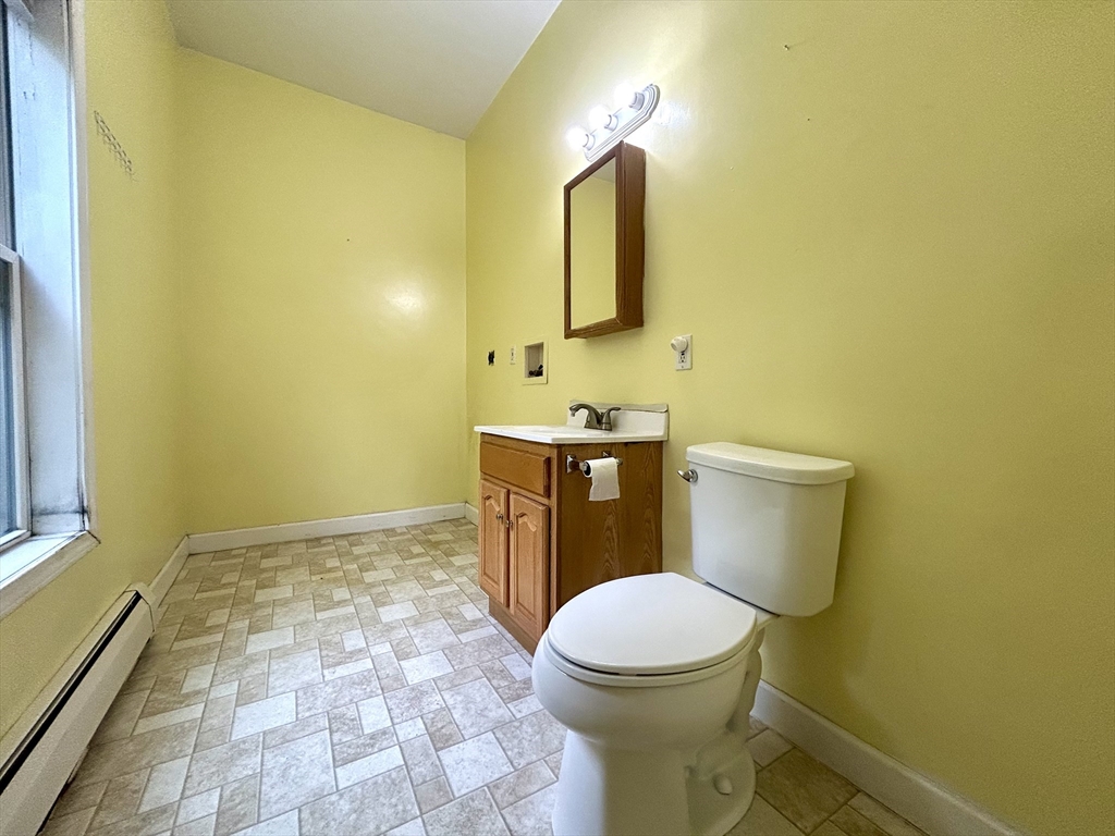 8 Wayne Street Worcester, MA 01603 - Photo 10 of 24 Gallery Image 10