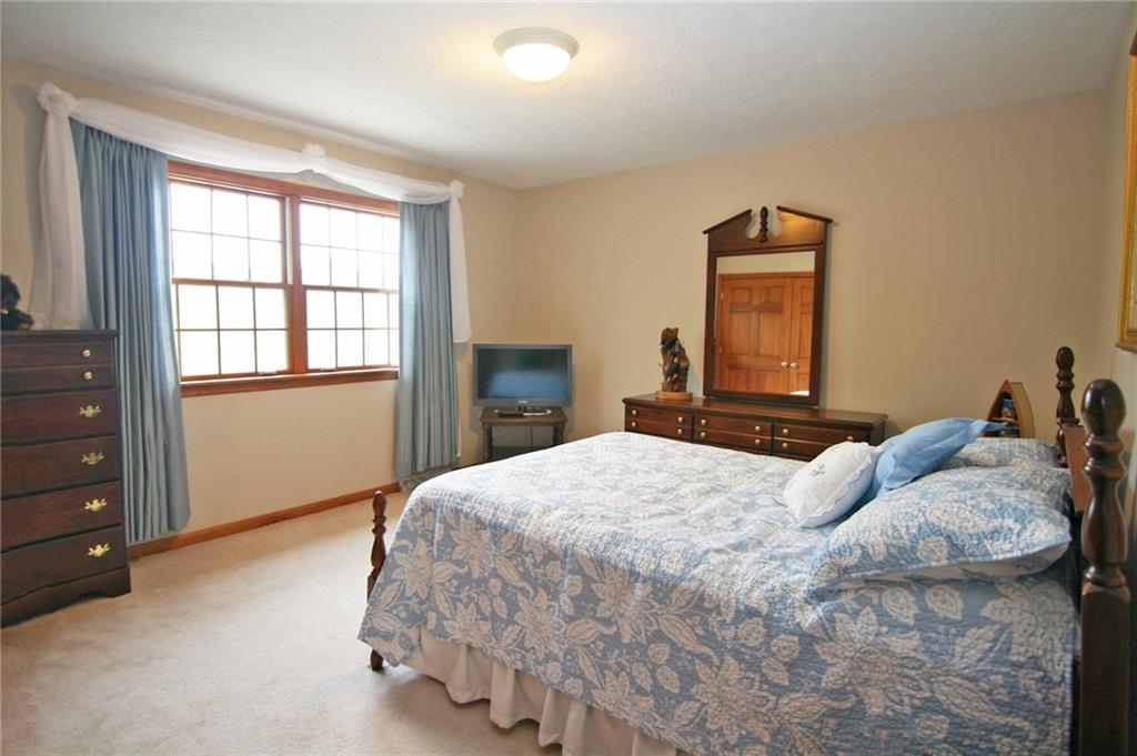 1580 Nine Eighty Road Canonsburg, PA 15317 - Photo 22 of 25 Bedroom 2 with double closet, overhead lighting and neutral dcor...