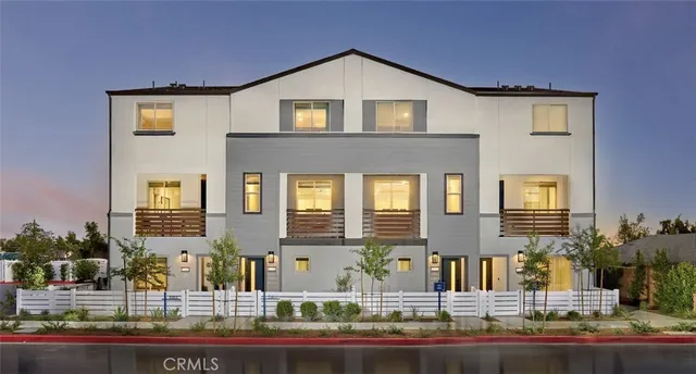 $564,990 | 1320 West Oakcrest Paseo, Ontario, CA 91762