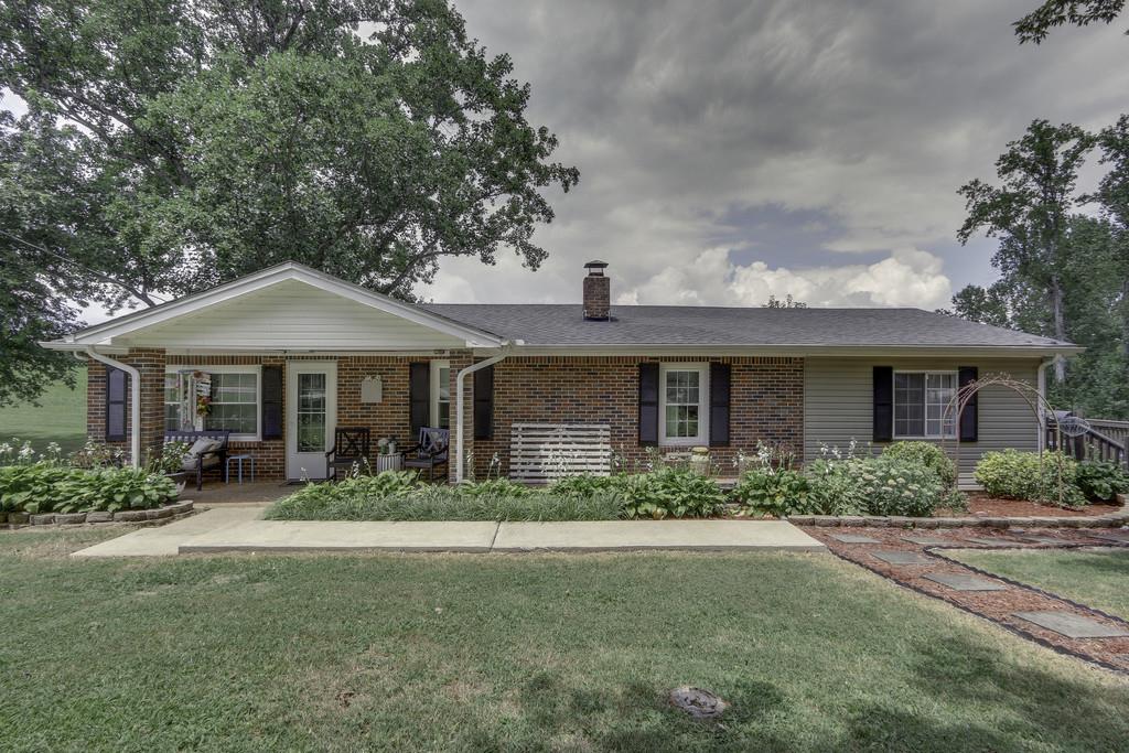 301 Whitson Road Bethpage, TN 37022 - Photo 1 of 29 front view of a house with a yard