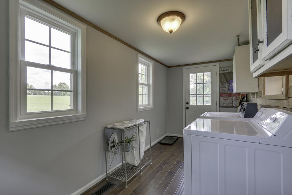 301 Whitson Road Bethpage, TN 37022 - Photo 16 of 29 a kitchen with sink and window