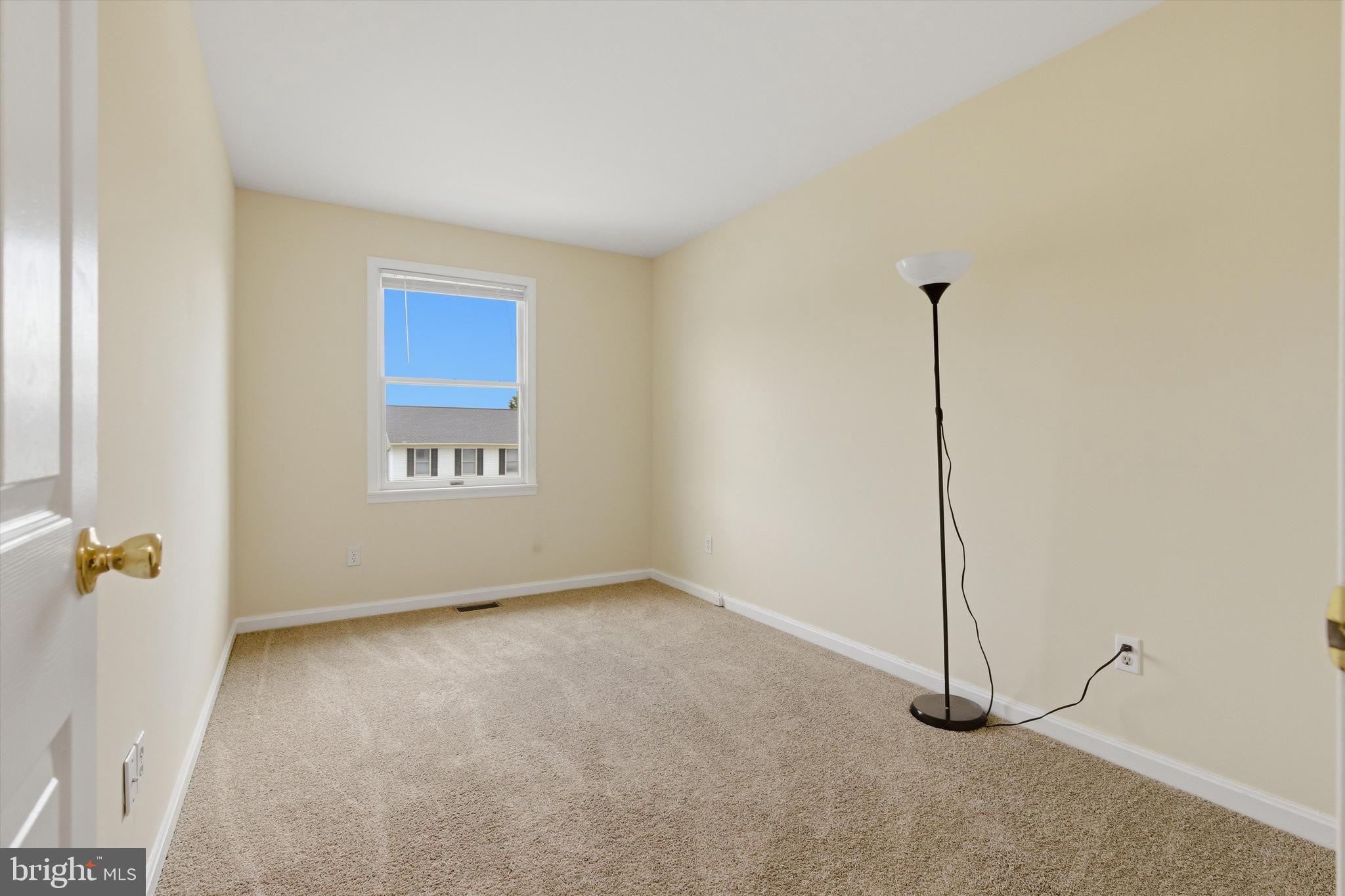9530 Hallhurst Road Nottingham, MD 21236 - Photo 13 of 25