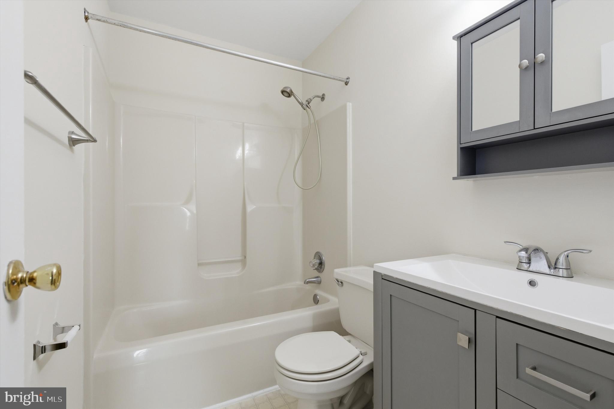9530 Hallhurst Road Nottingham, MD 21236 - Photo 17 of 25