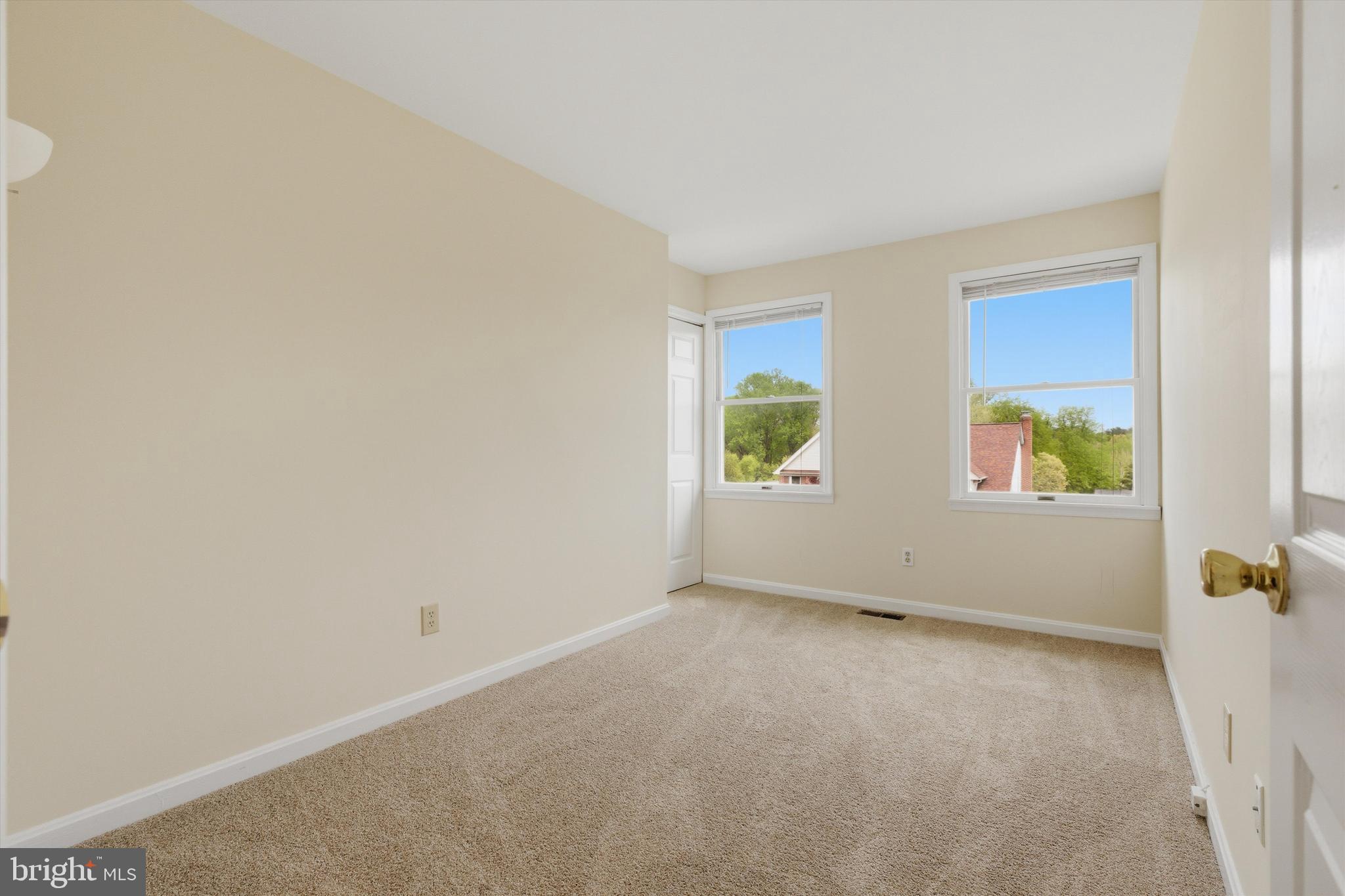 9530 Hallhurst Road Nottingham, MD 21236 - Photo 22 of 25