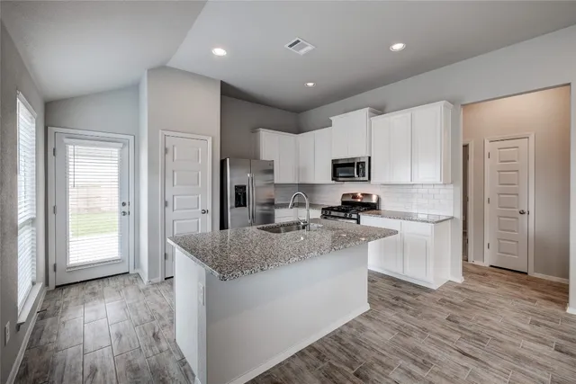 $2,000 | 120 Lyndon Drive, San Marcos, TX 78666