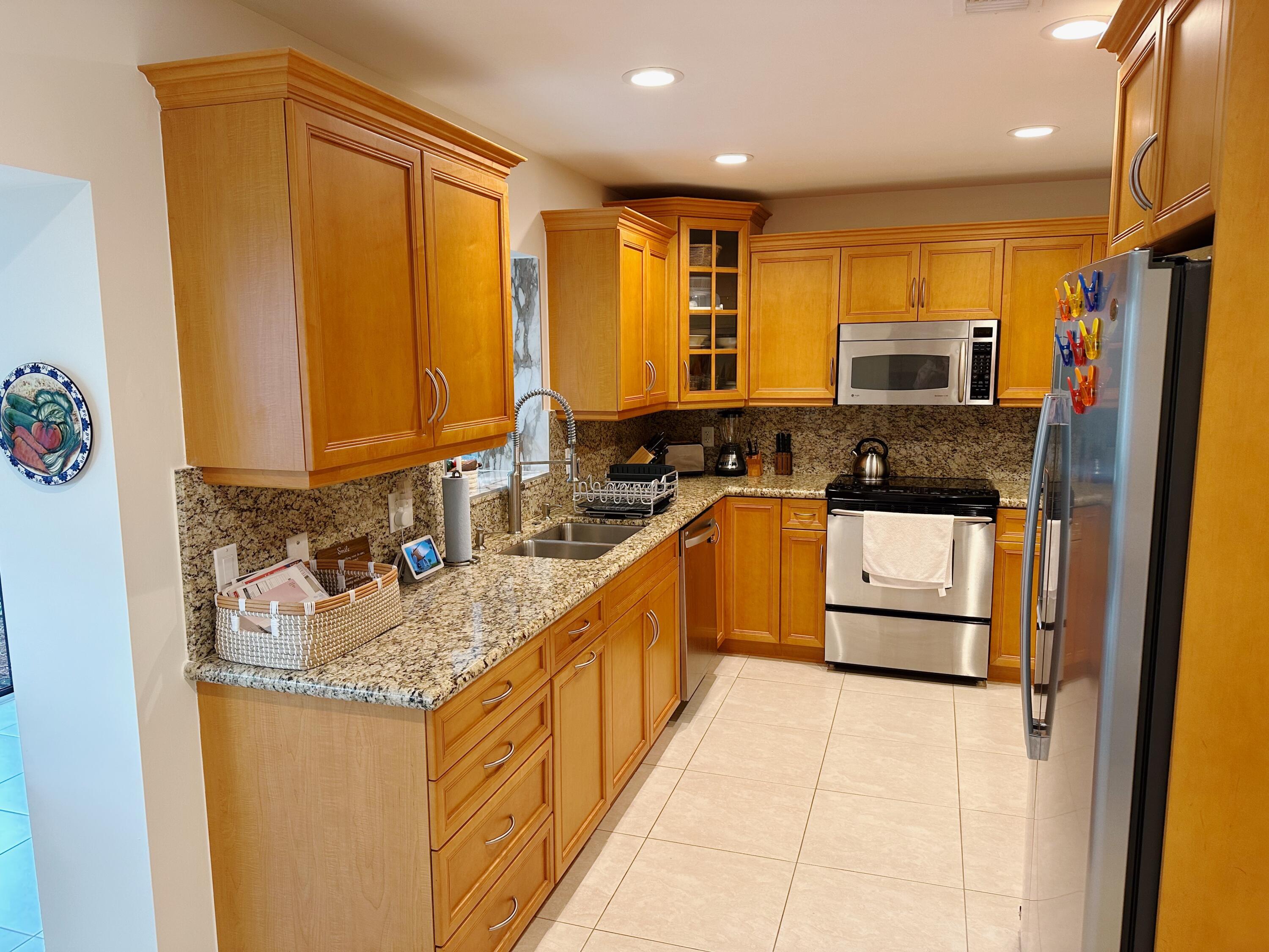 21708 Tall Palm Circle Boca Raton, FL 33433 - Photo 5 of 22 9DA5B272-AAD8-470B-9B1D-1A53E047622F