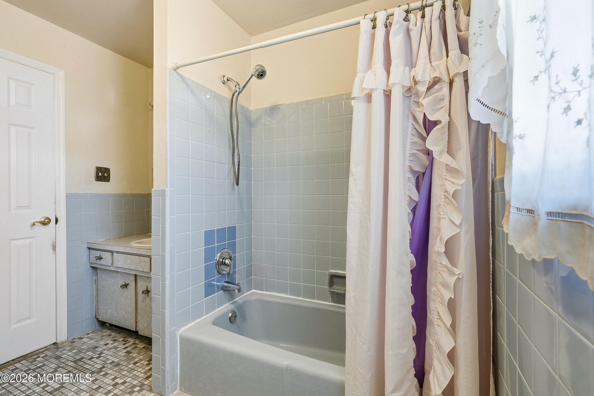 1800 Logan Road Asbury Park, NJ 07712 - Photo 17 of 31 026