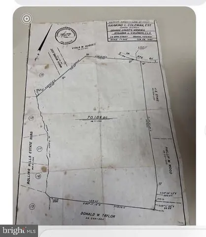 a picture of a bathroom