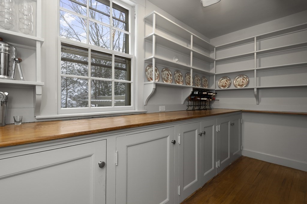 39 Somerset Road Lexington, MA 02420 - Photo 9 of 20 a kitchen with a sink and cabinets