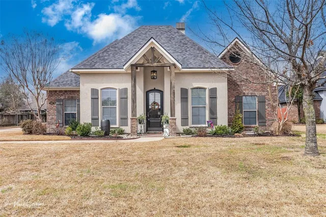 $425,000 | 162 Captain H. M. Shreve Boulevard, Shreveport, LA 71115