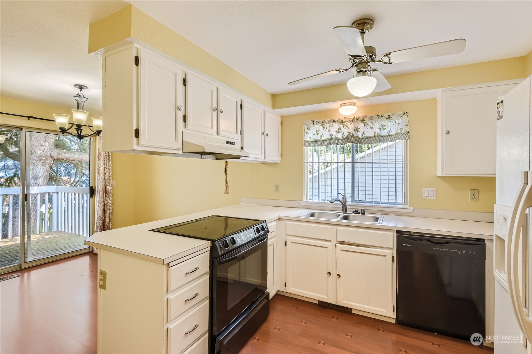 27 75th Street Southwest Everett, WA 98203 - Photo 9 of 23 Gallery Image 9