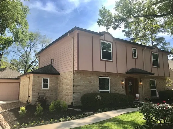 a front view of house with yard