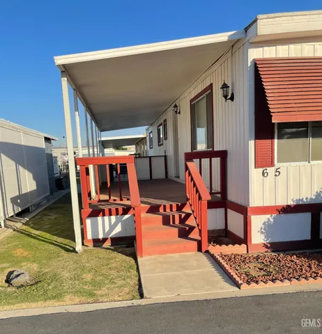 a view of living room