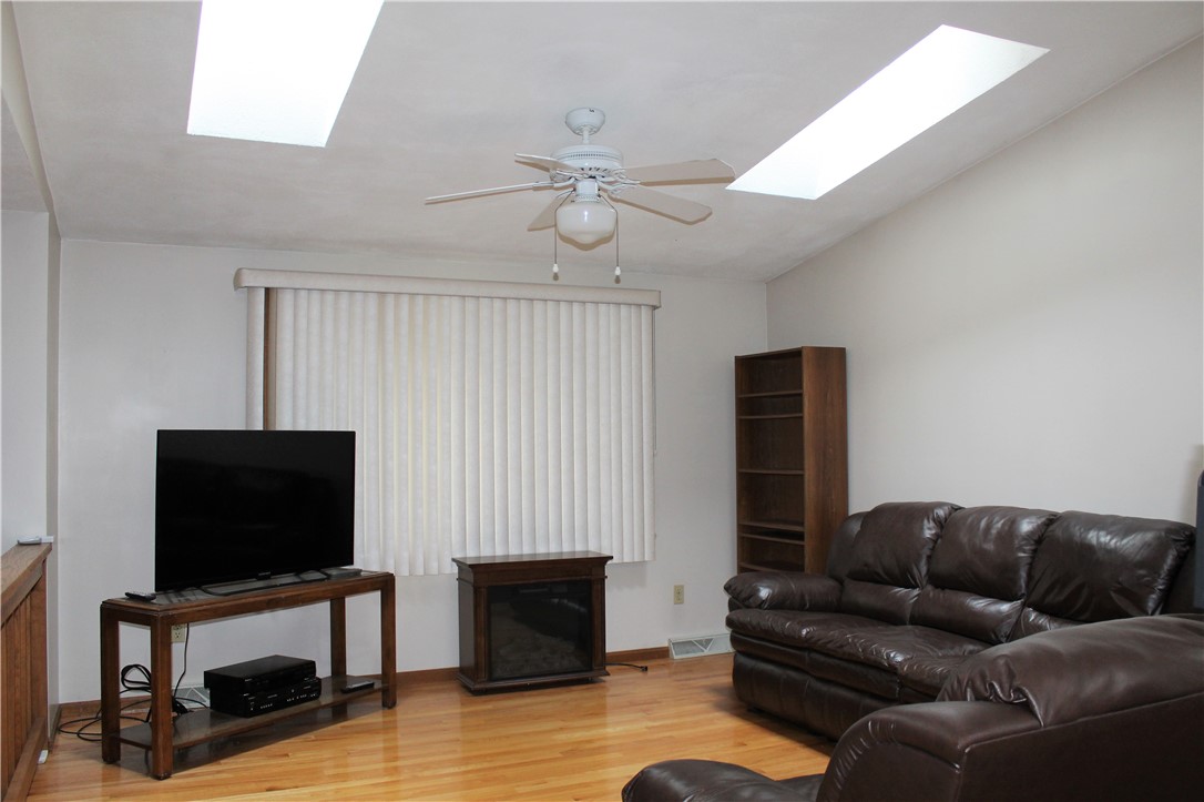 7 Isaac Fiske Road Coventry, RI 02827 - Photo 5 of 23