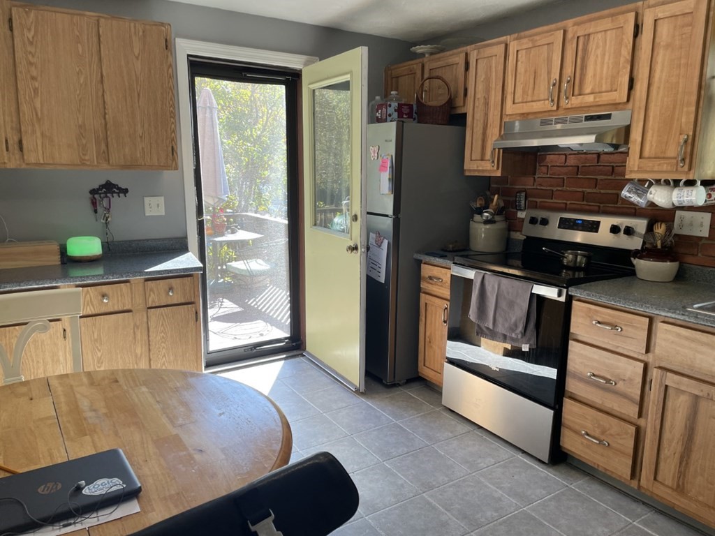 574 Dedham Street, Unit 574 Wrentham, MA 02093 - Photo 3 of 14