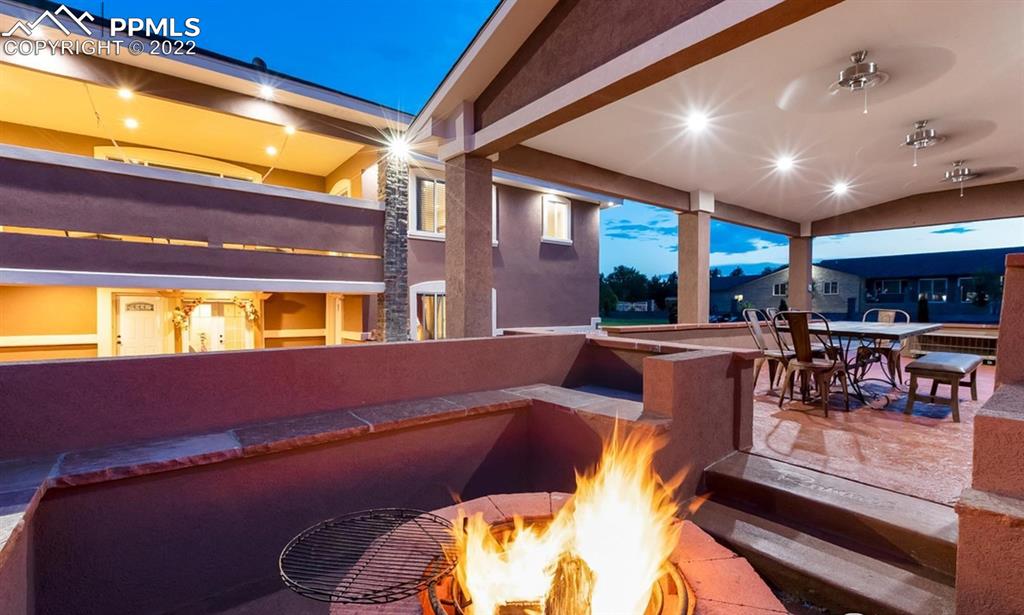 1777 16th Street Greeley, CO 80631 - Photo 39 of 42 a living room with furniture