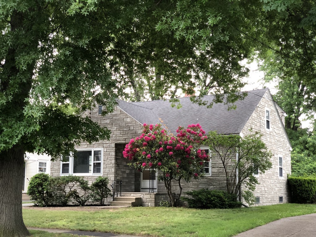 28 Dana Street Springfield, MA 01104 - Photo 1 of 27 Gallery Image 1