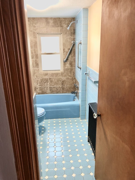 28 Dana Street Springfield, MA 01104 - Photo 14 of 27 Gallery Image 14